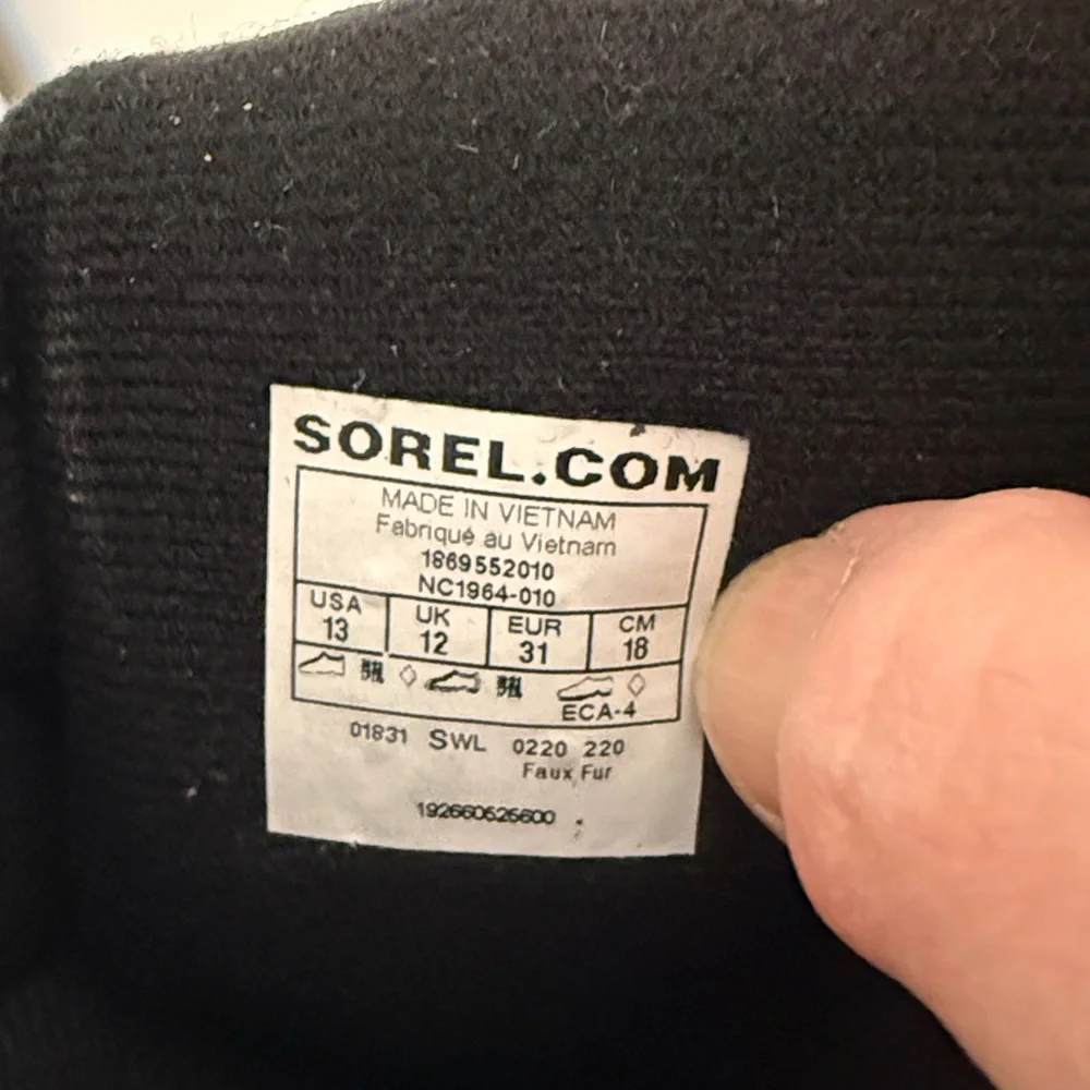 Sorel Youth Cumberland Black Insulated Snow Boots / Size 13 / Bungee Lace